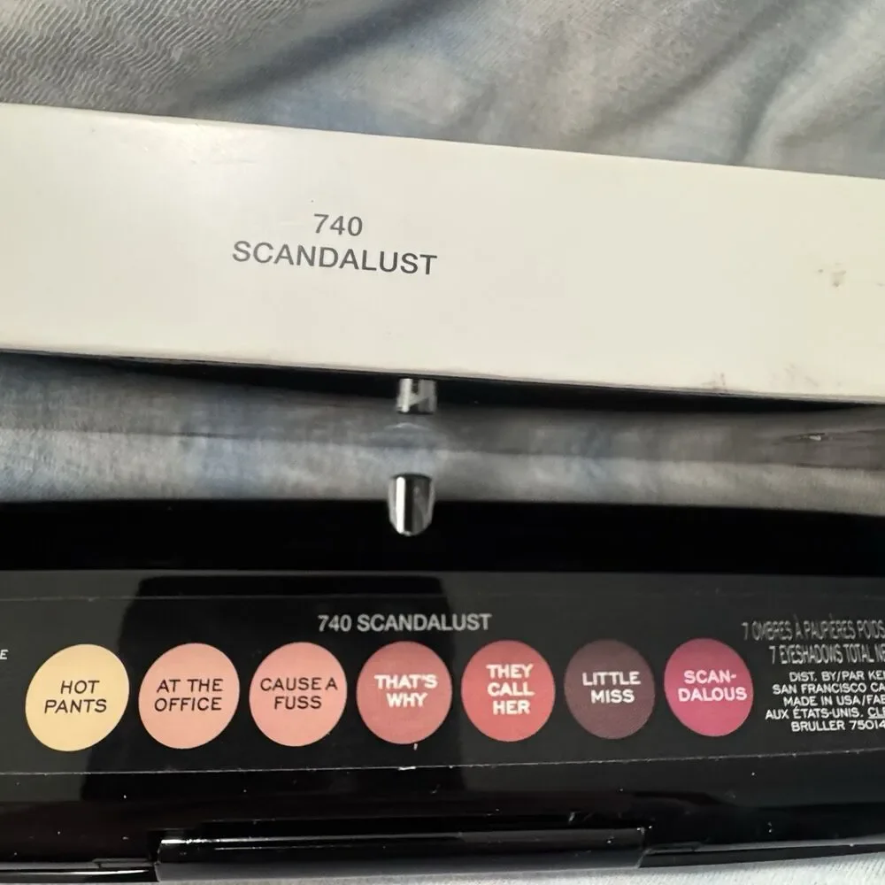 NIB Marc Jacobs Eye-Conic Eyeshadow Palette 740 Scandalust Discontinued HTF
